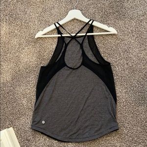 Lululemon top size 4
